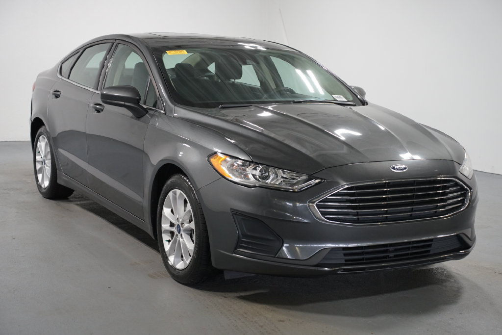 Used 2020 Ford Fusion SE FWD image 3