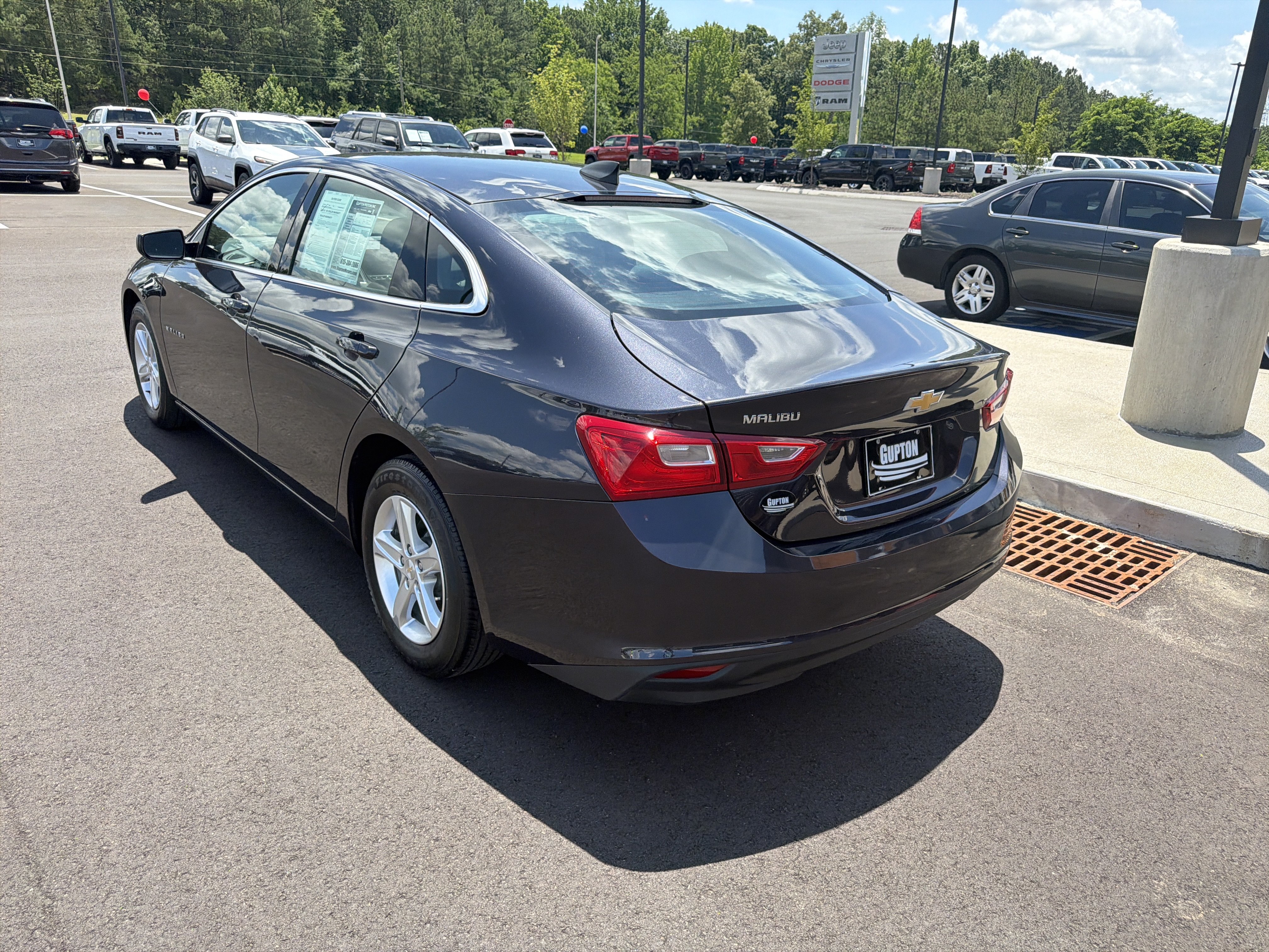 Used 2023 Chevrolet Malibu LS FWD image 18