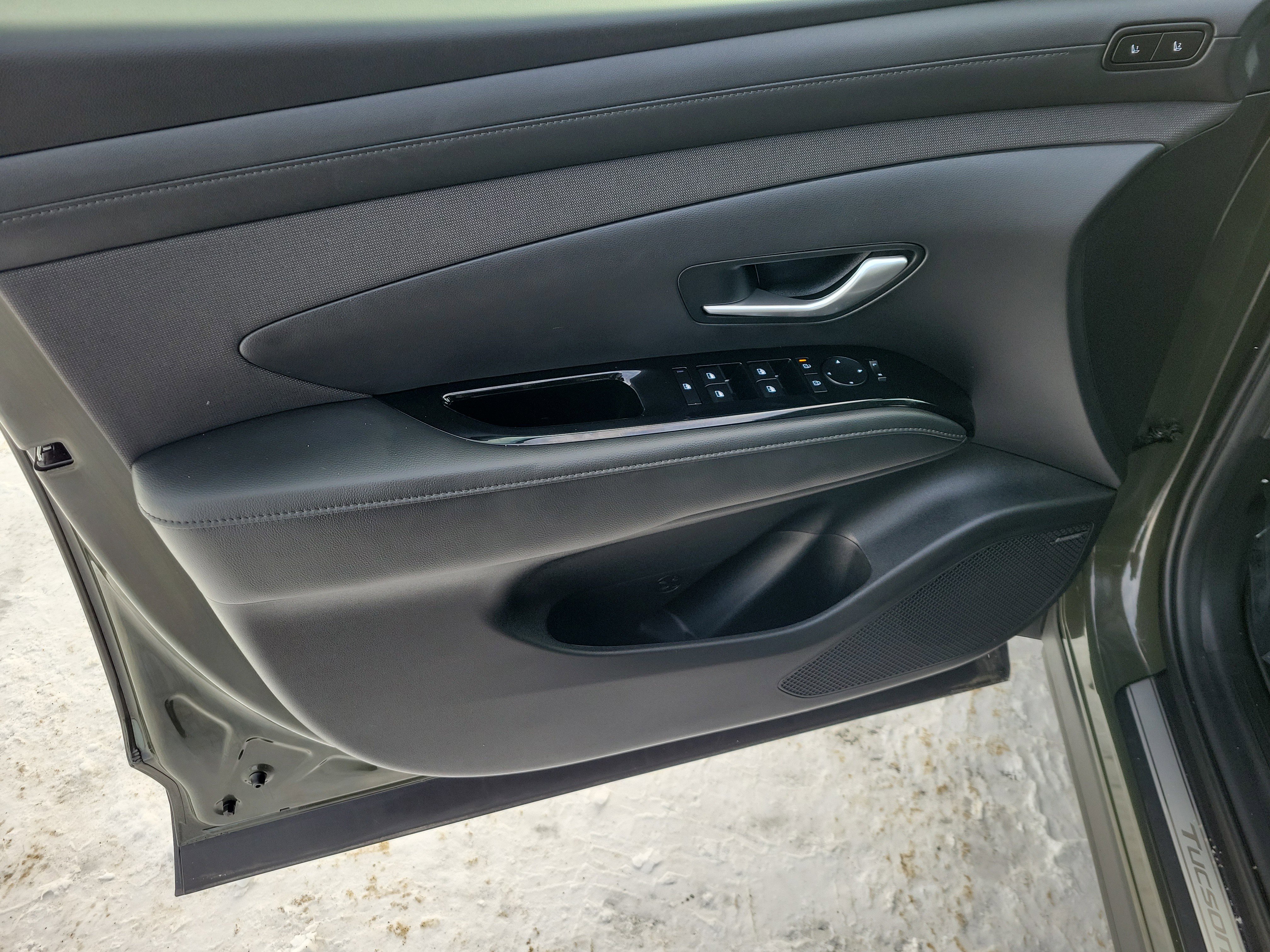 Used 2025 Hyundai Tucson Limited image 15