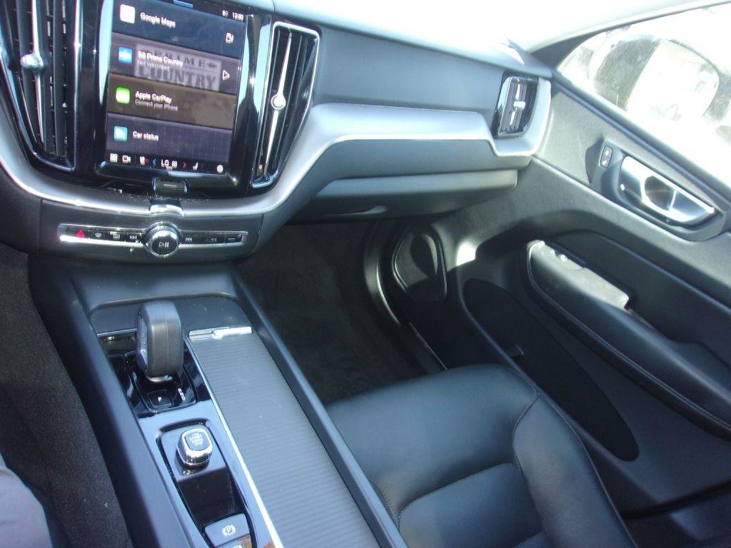 Used 2024 Volvo XC60 B5 Core image 13