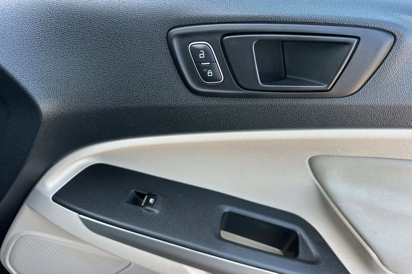 Used 2018 Ford EcoSport S FWD image 21