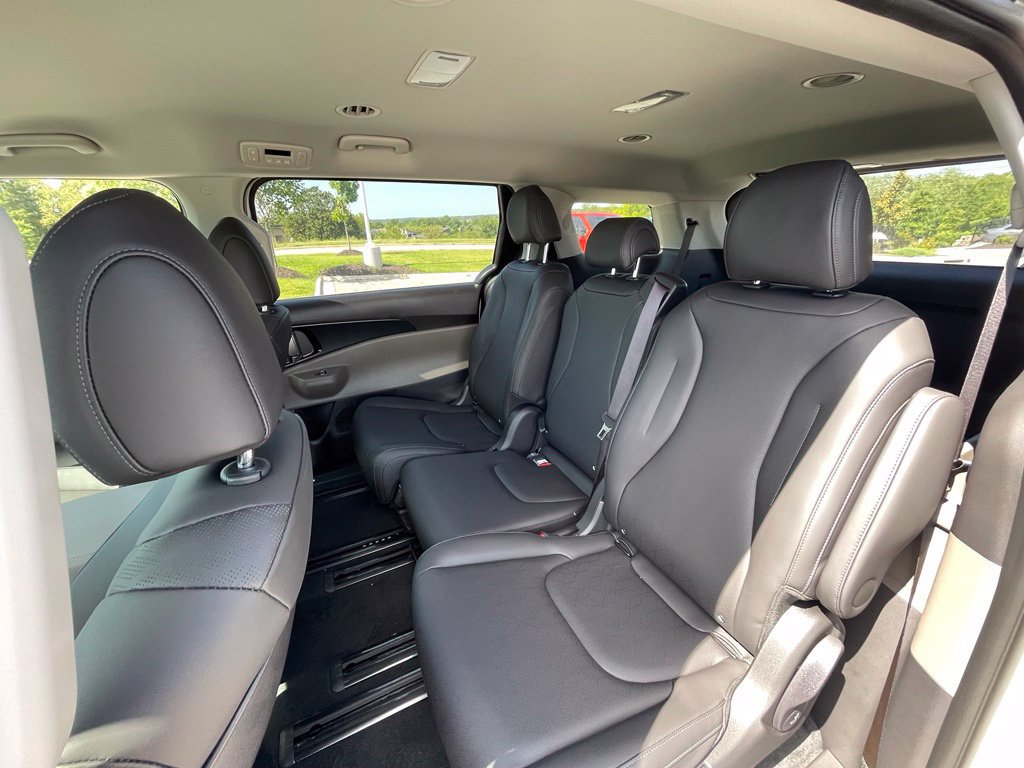 New 2027 Kia Carnival FWD image 22