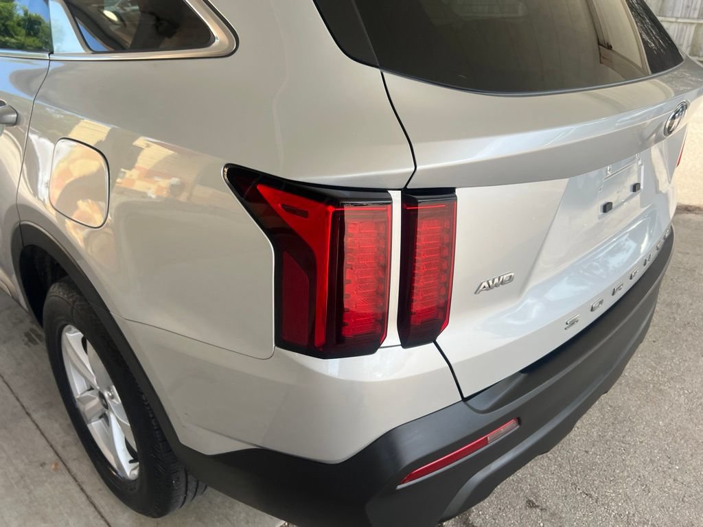 Certified 2021 Kia Sorento LX AWD/4WD image 33