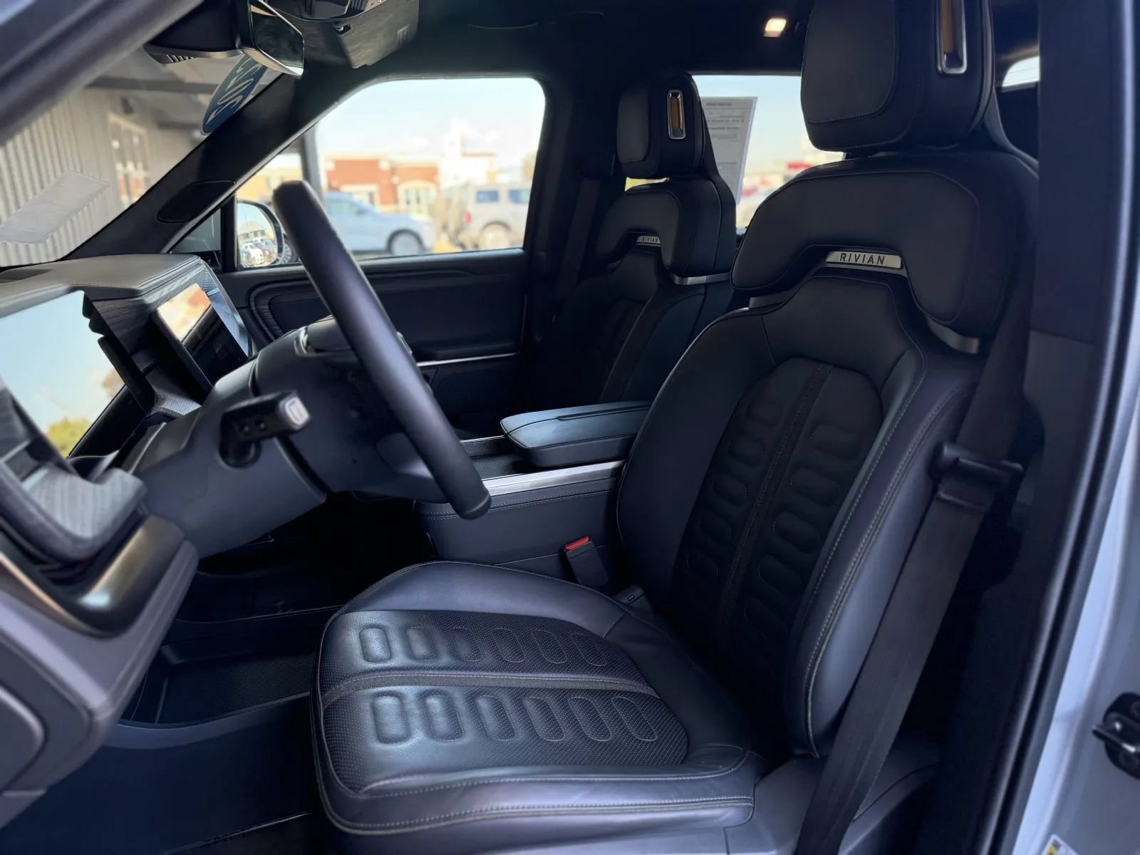 Used 2023 Rivian R1T Adventure Dual AWD/4WD image 14