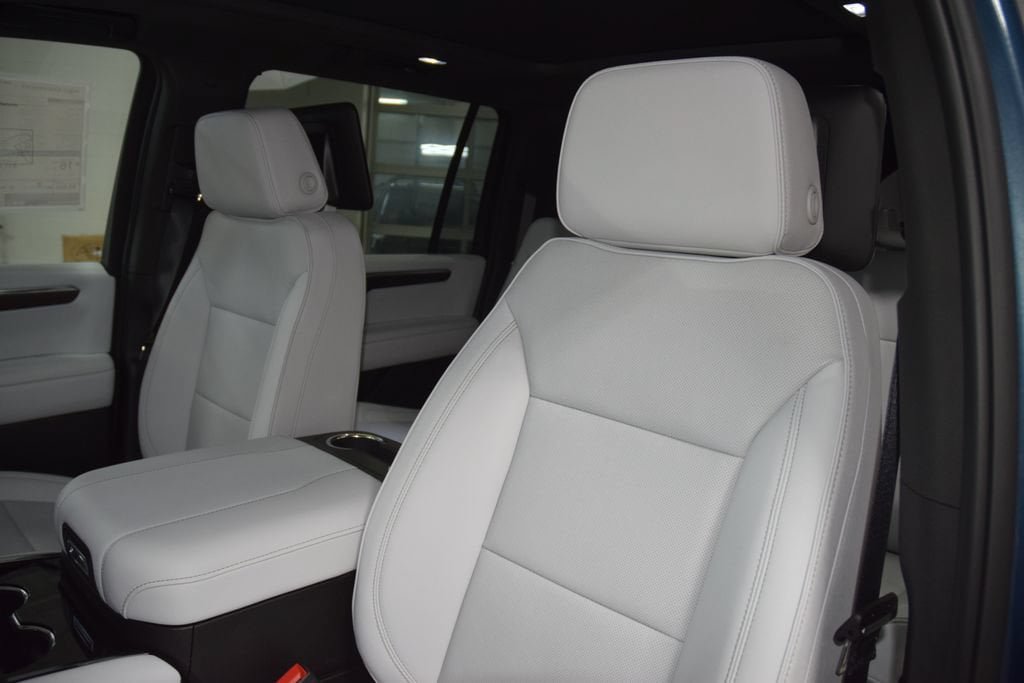 New 2026 Chevrolet Suburban Premier AWD/4WD image 42