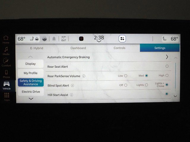 Used 2025 Jeep Wrangler 4xe Sahara w/ Safety Group AWD/4WD image 34