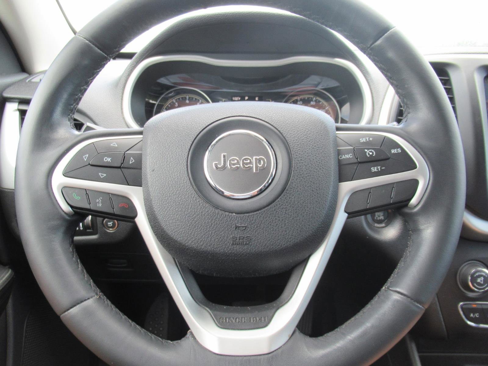 Used 2014 Jeep Cherokee Latitude w/ Comfort/Convenience Group FWD image 21