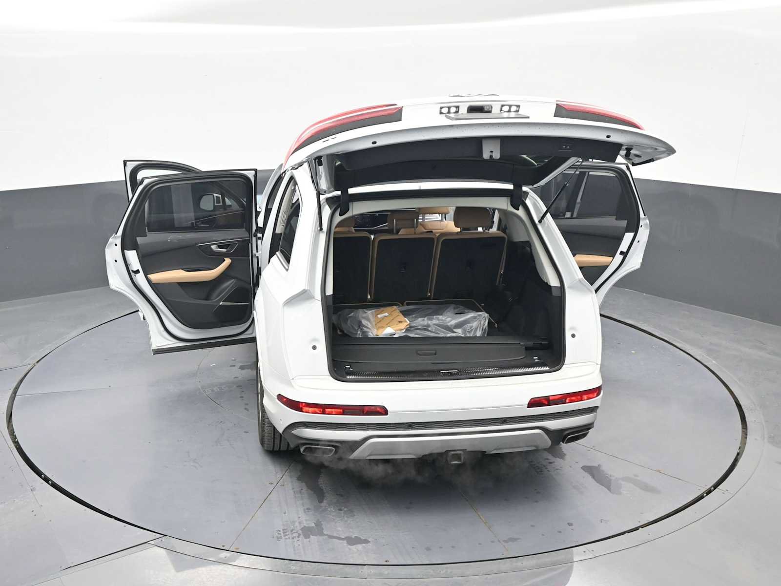 Used 2025 Audi Q7 3.0T Prestige w/ Prestige Package image 42