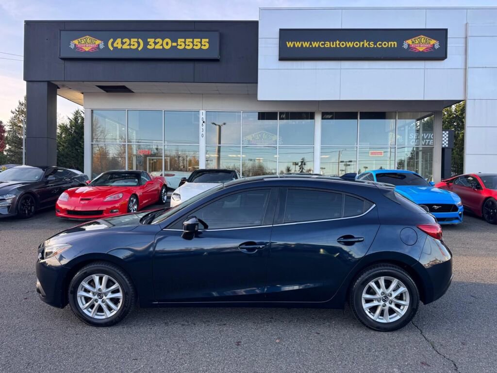 Used 2015 MAZDA MAZDA3 i Touring w/ Technology Package image 2