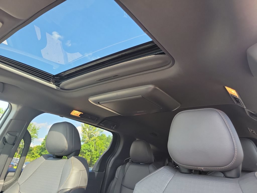 Used 2023 Toyota Sienna XLE Woodland Edition AWD/4WD image 26