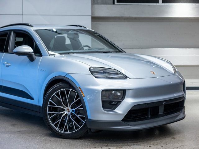 Certified 2025 Porsche Macan Electric RWD image 16