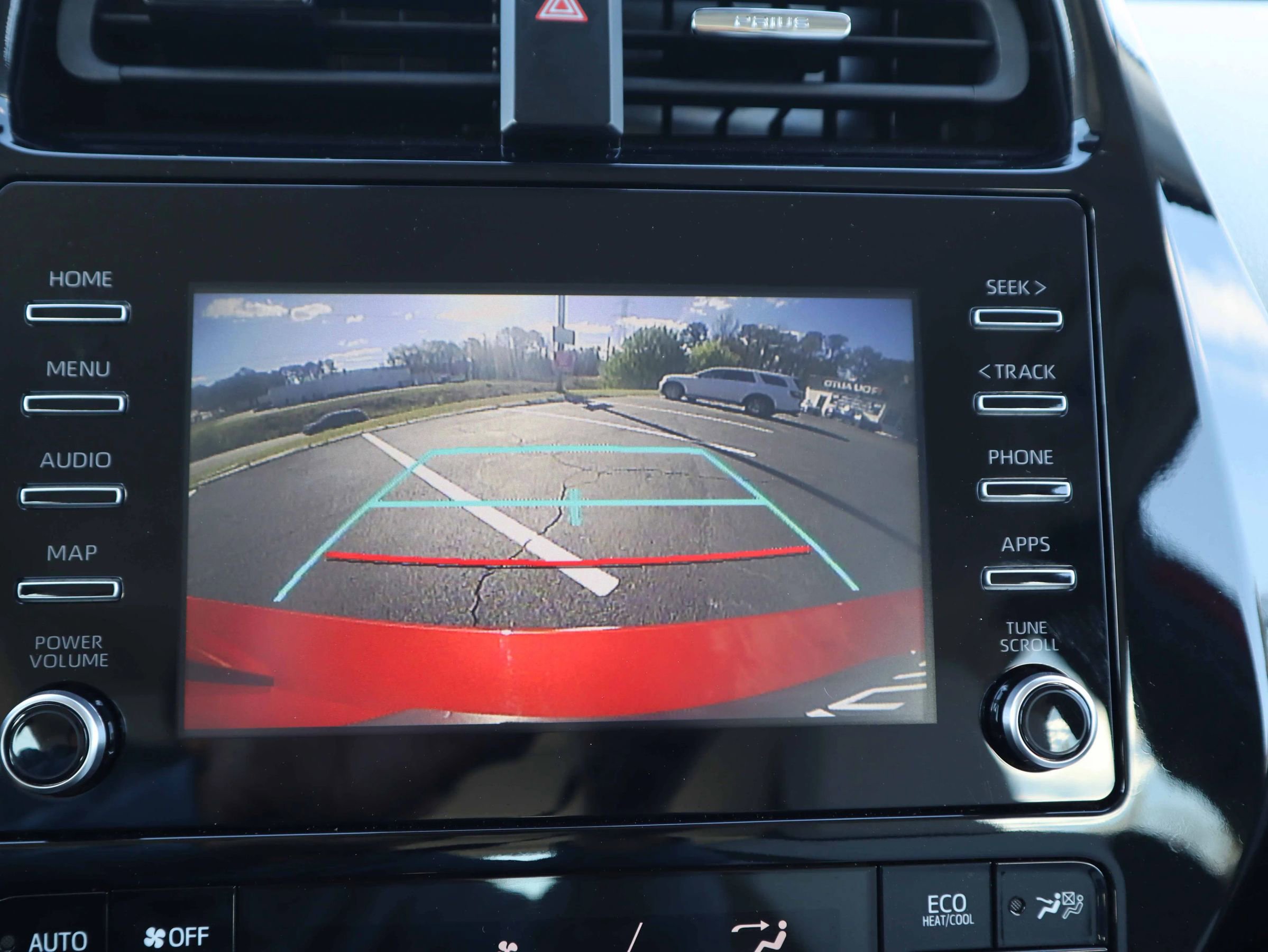 Used 2020 Toyota Prius XLE image 22
