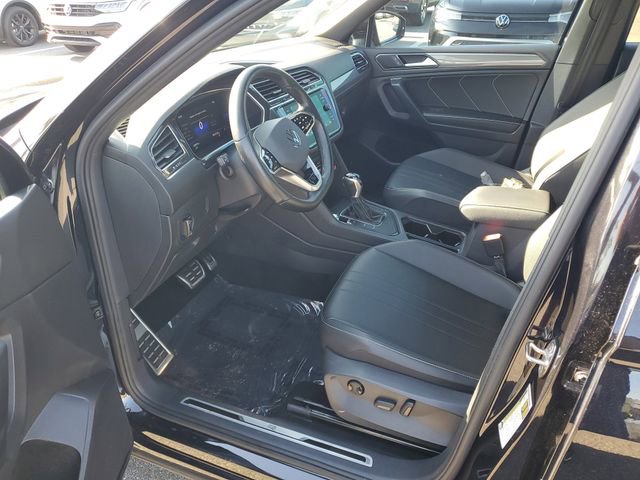Certified 2023 Volkswagen Tiguan SE R-Line image 15