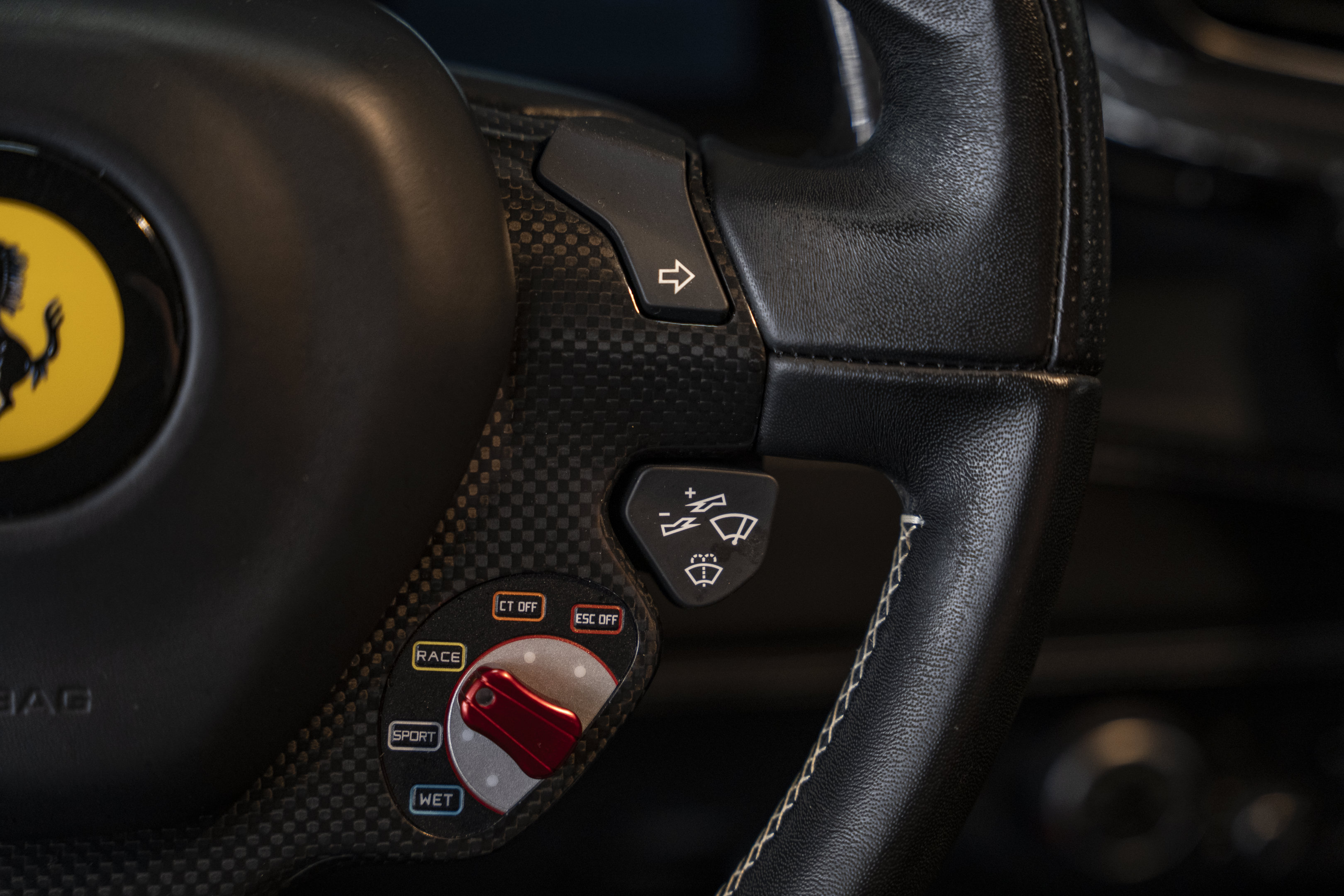 Used 2018 Ferrari 488 GTB RWD image 32