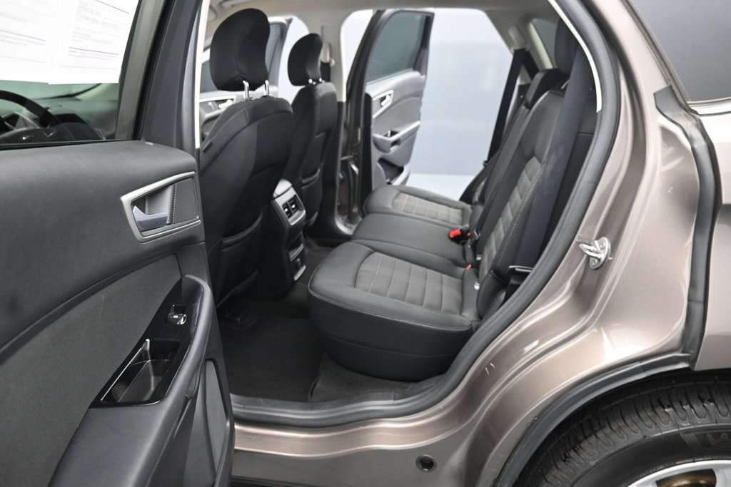 Used 2019 Ford Edge SEL AWD/4WD image 16