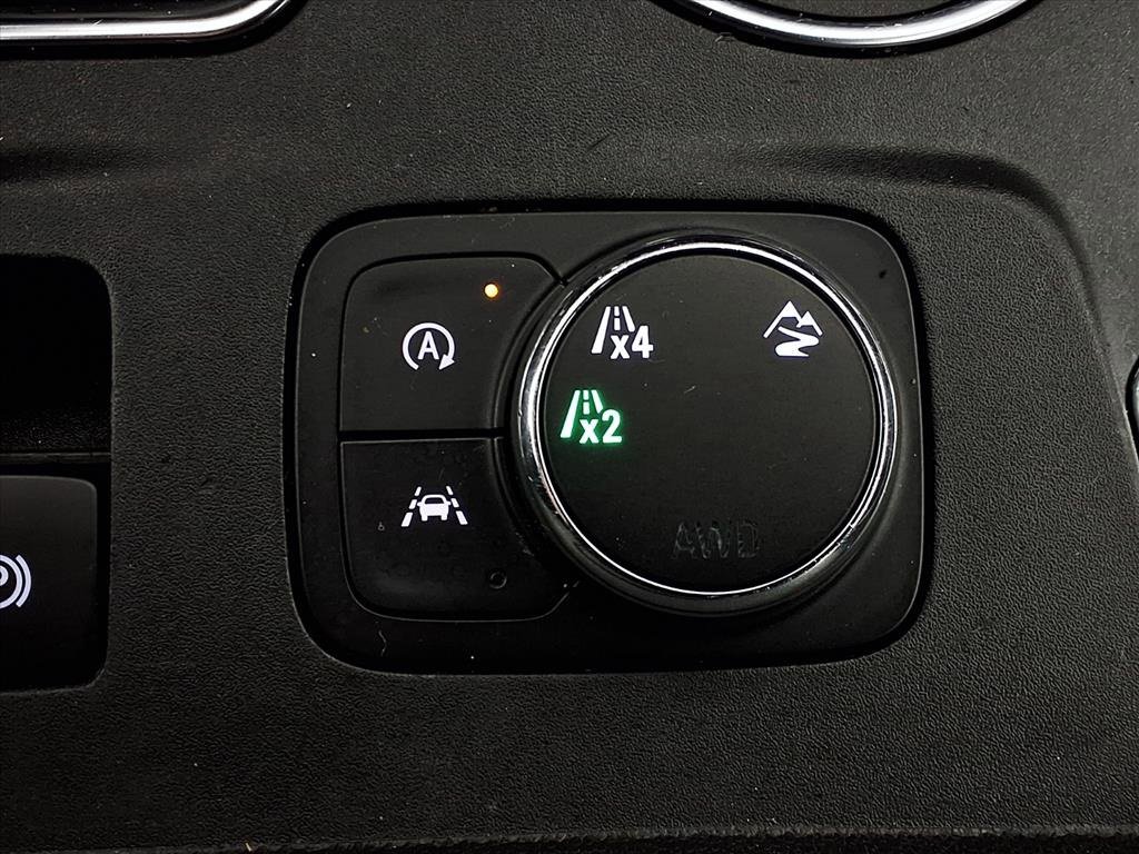 Used 2022 Chevrolet Traverse LT image 22