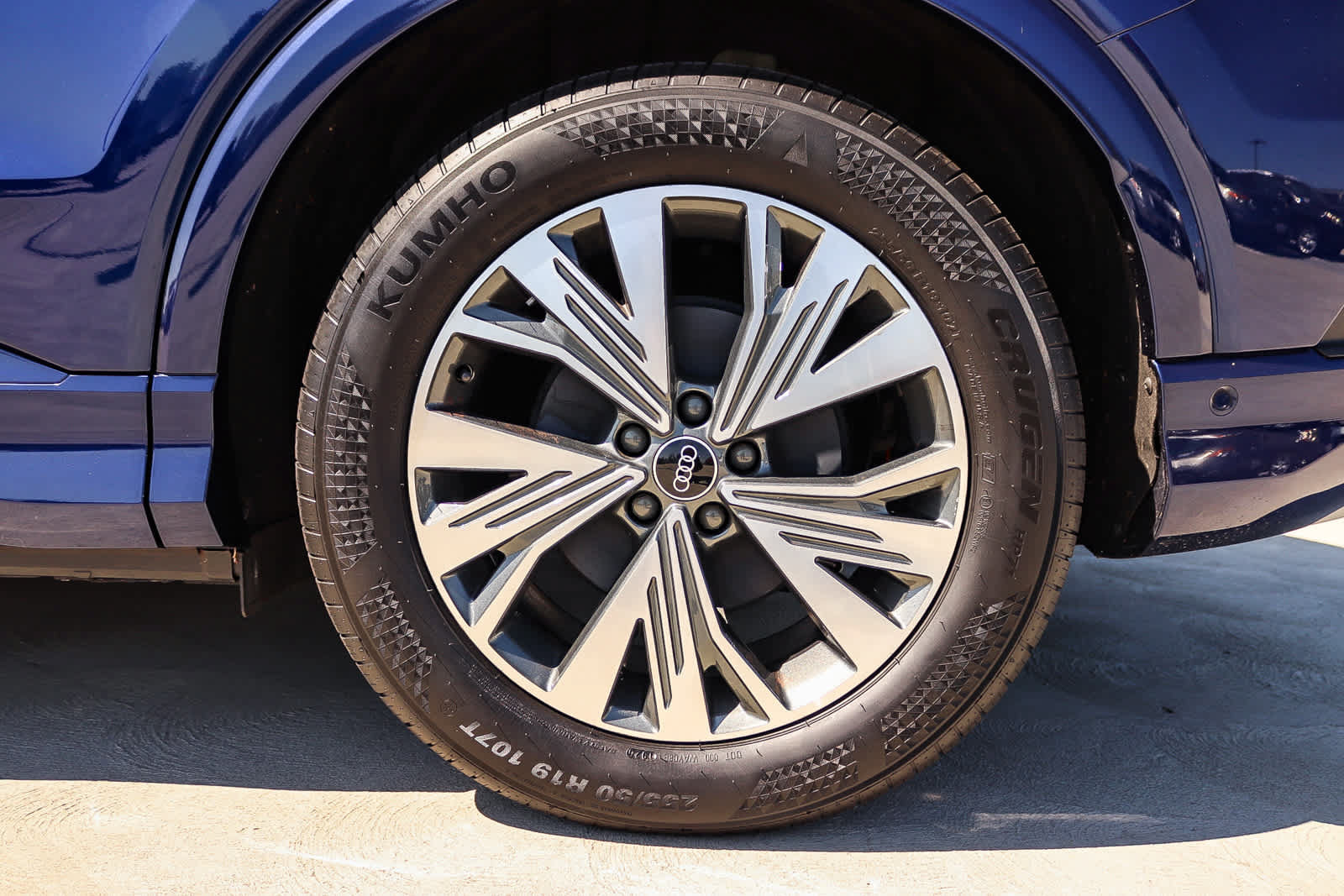 Used 2023 Audi Q4 e-tron Premium Plus w/ Premium Plus RWD image 13