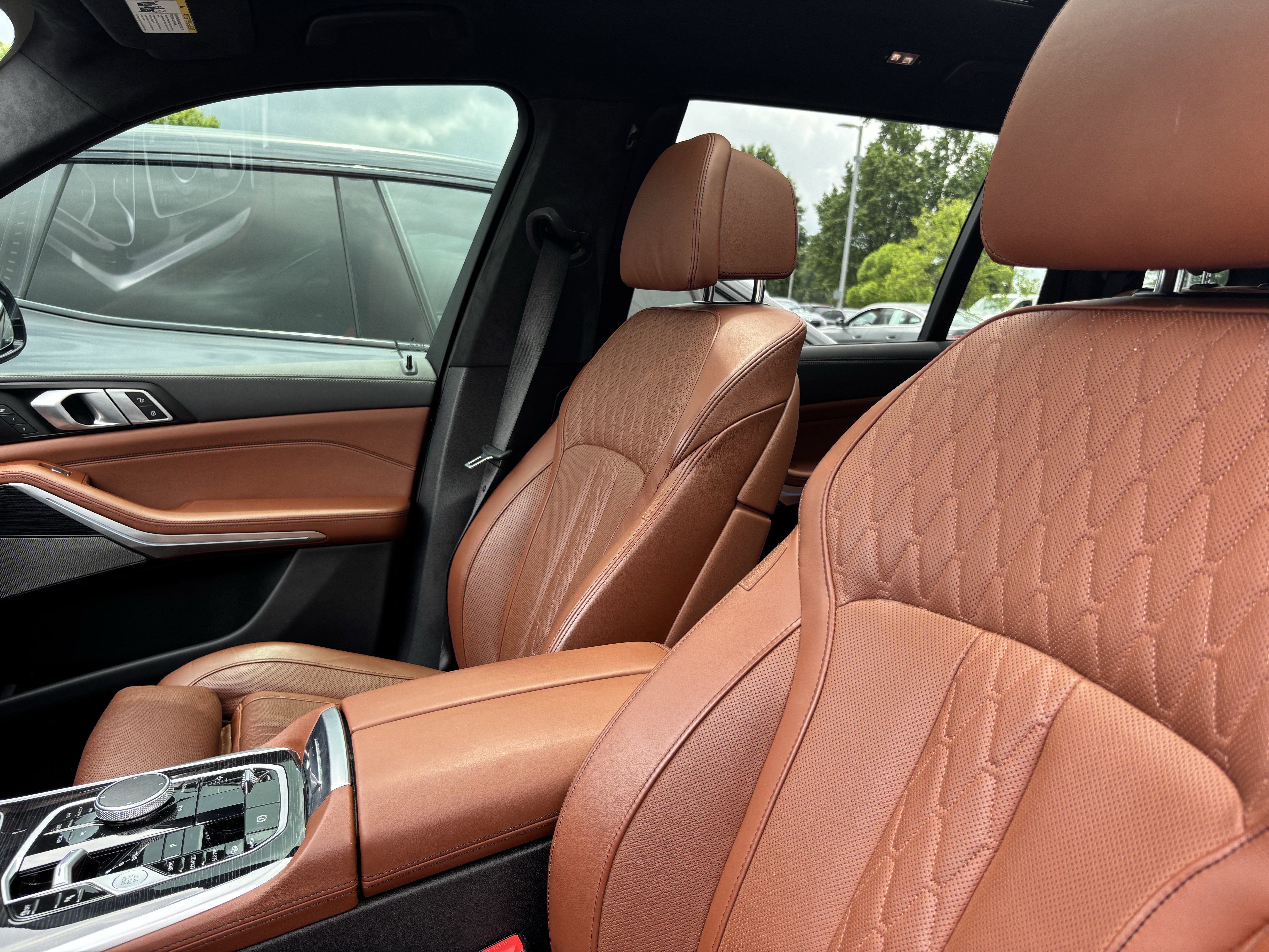 Certified 2024 BMW X7 M60i AWD/4WD image 33