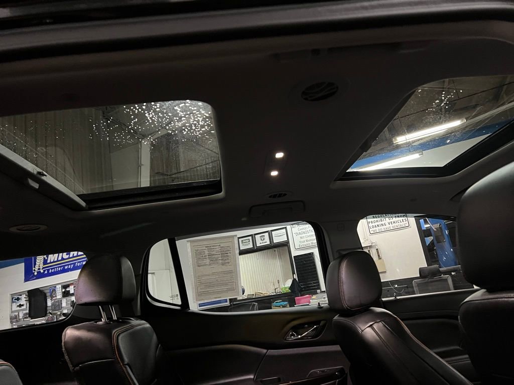 Used 2023 GMC Acadia AT4 w/ Technology Package image 14