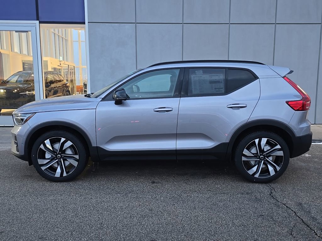 New 2026 Volvo XC40 B5 Ultra w/ Climate Package AWD/4WD image 3