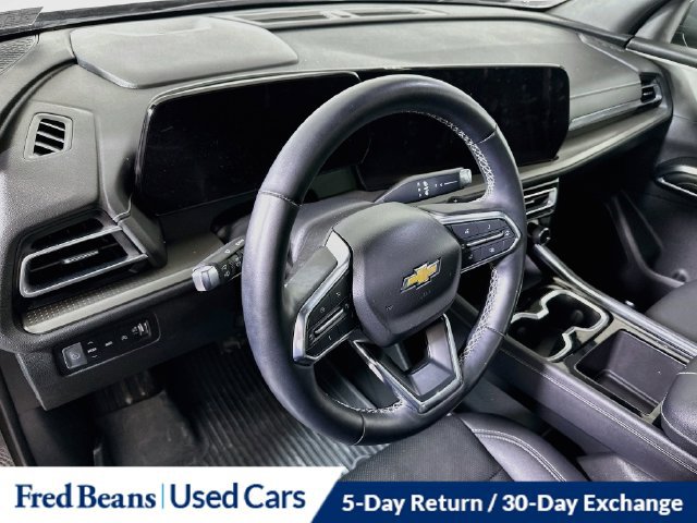 Used 2025 Chevrolet Traverse LT w/ Sun and Wheel Package AWD/4WD image 14