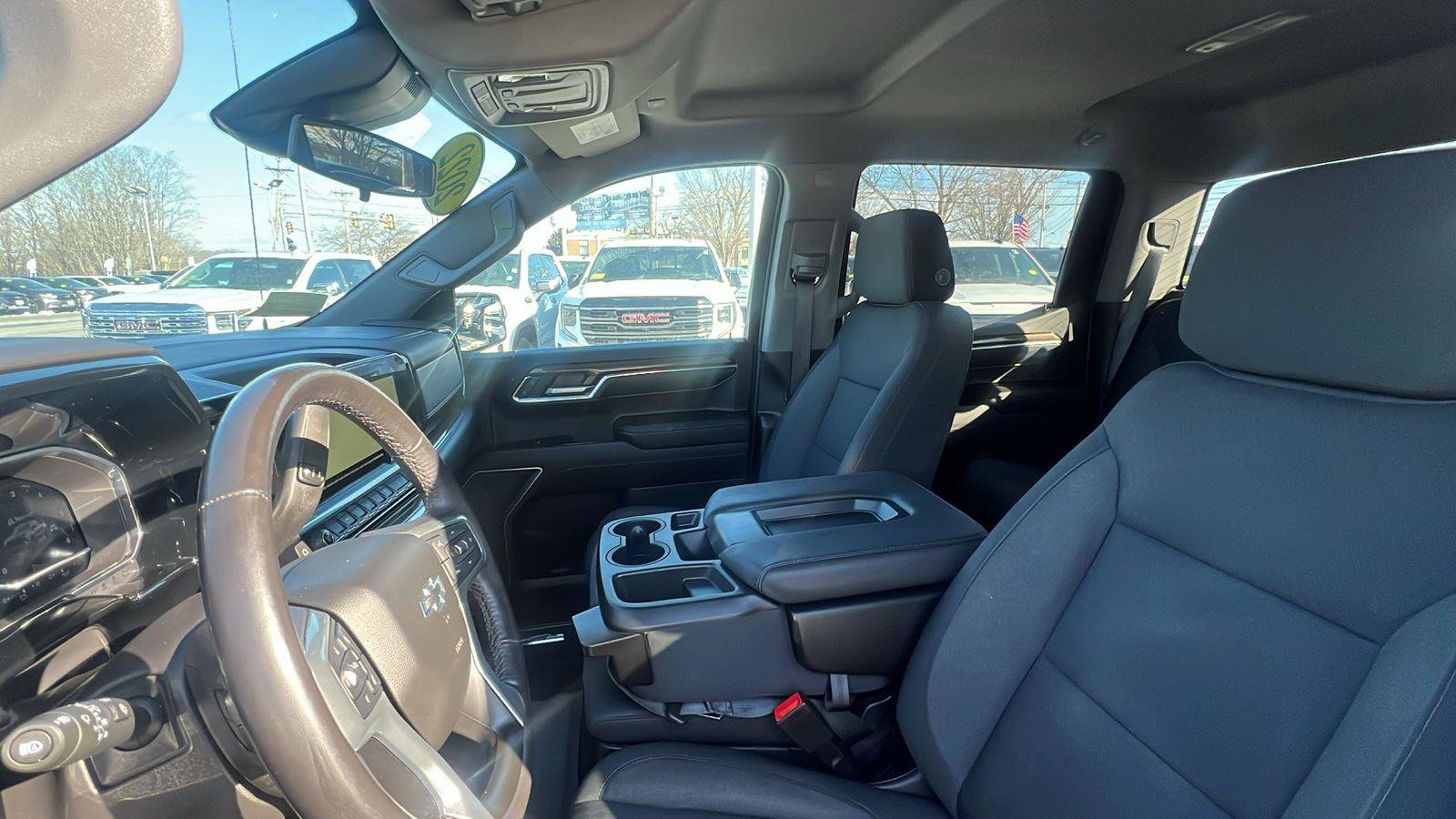 Used 2022 Chevrolet Silverado 1500 LT Trail Boss w/ Protection Package image 12