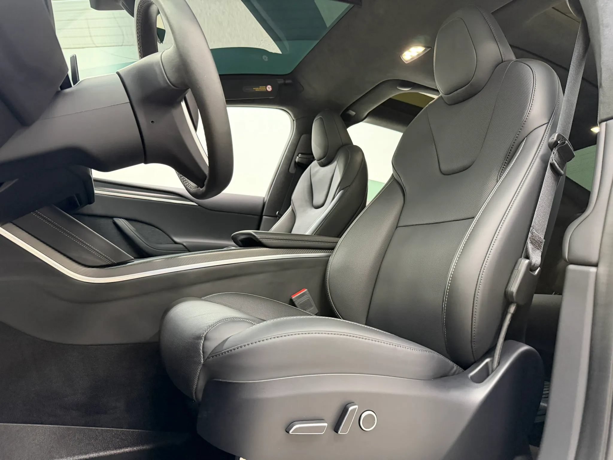 Used 2024 Tesla Model X Plaid AWD/4WD image 15