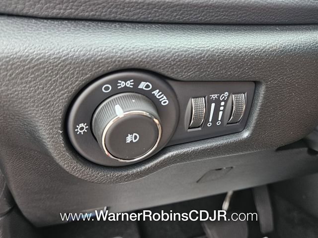 New 2026 Chrysler Pacifica Select image 28