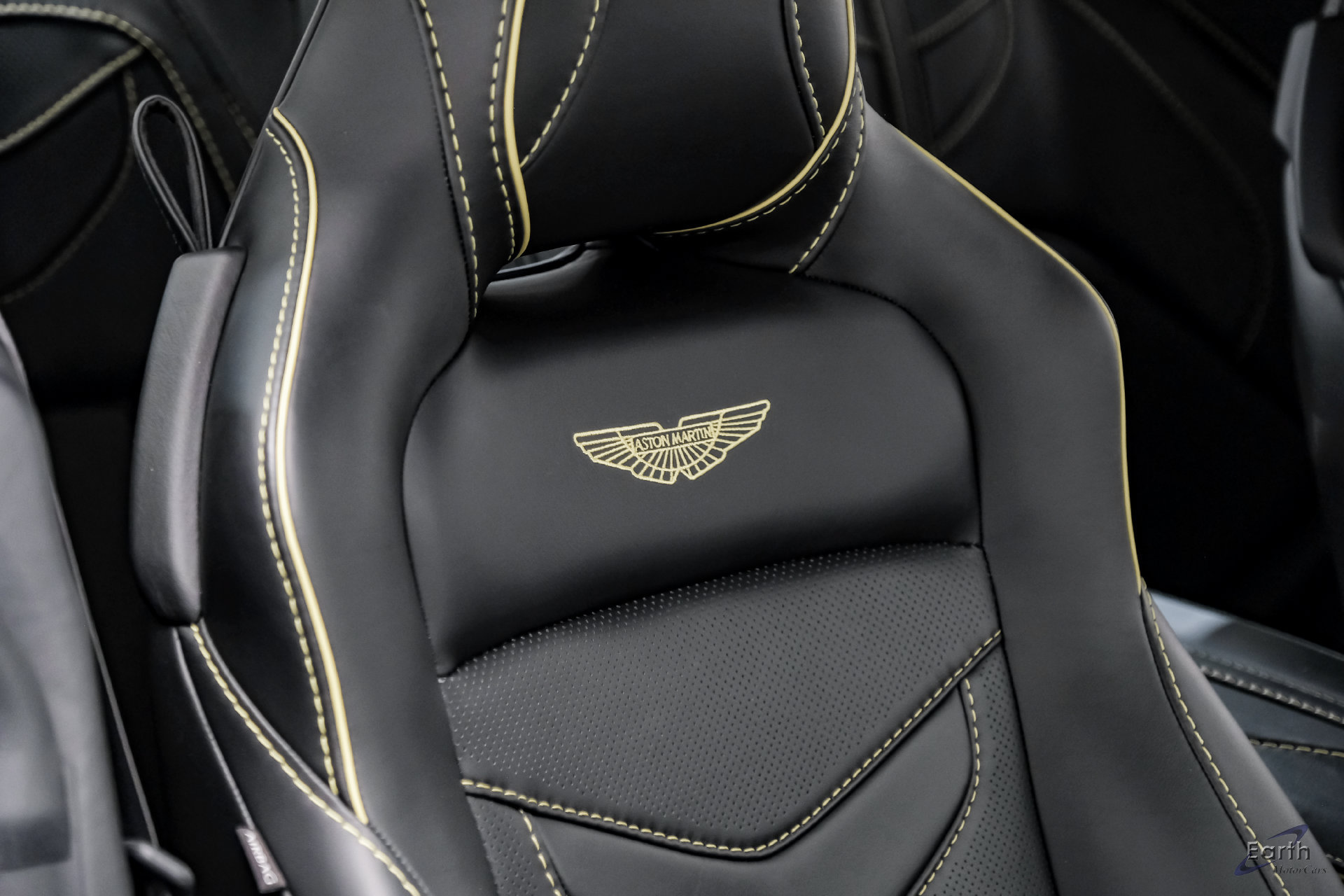 Used 2019 Aston Martin DBS Superleggera RWD image 57
