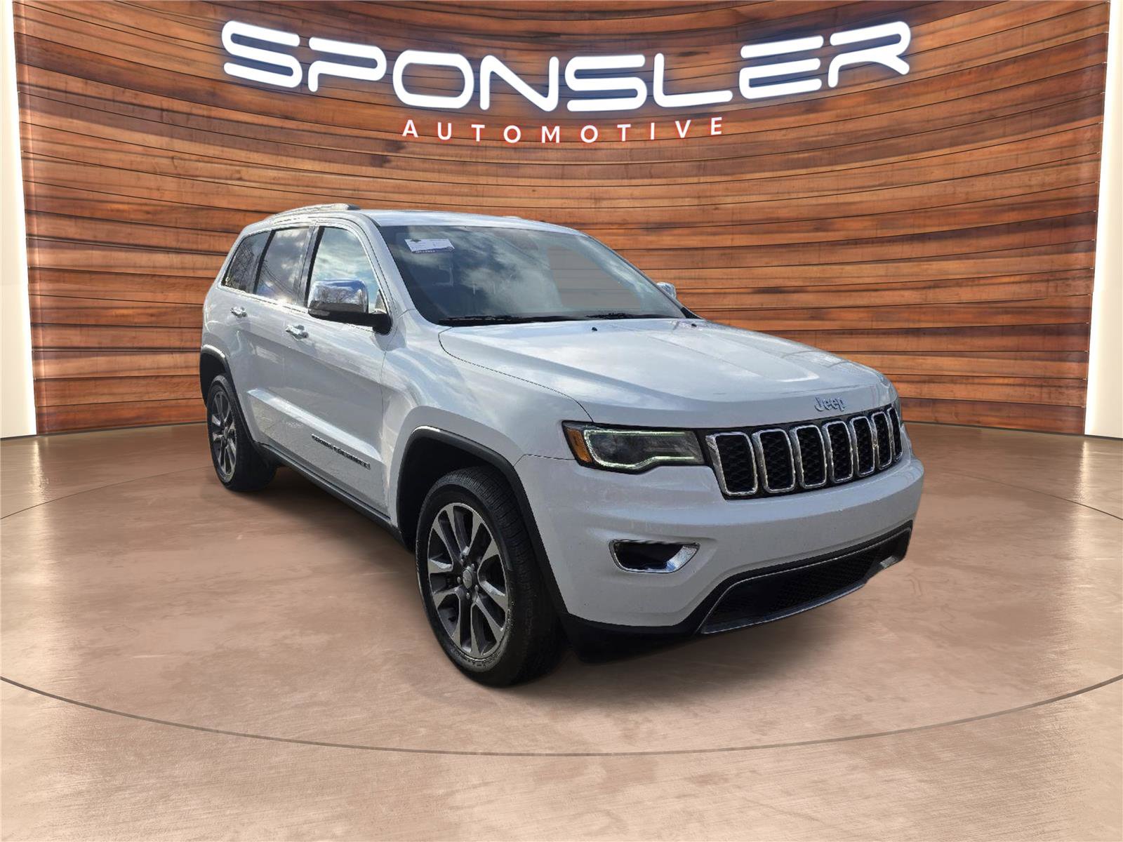 Used 2018 Jeep Grand Cherokee Limited w/ Luxury Group II image 8