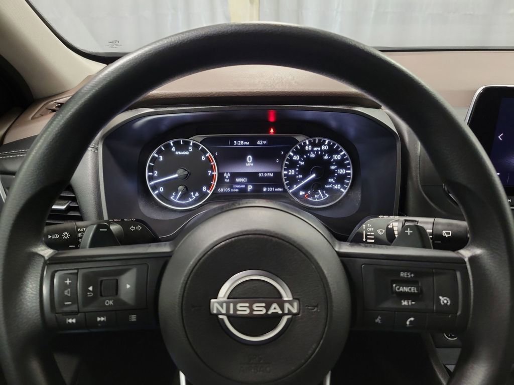 Used 2023 Nissan Rogue S image 14