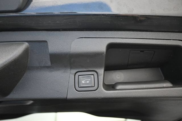 Used 2023 GMC Acadia SLE w/ Driver Convenience Package AWD/4WD image 9