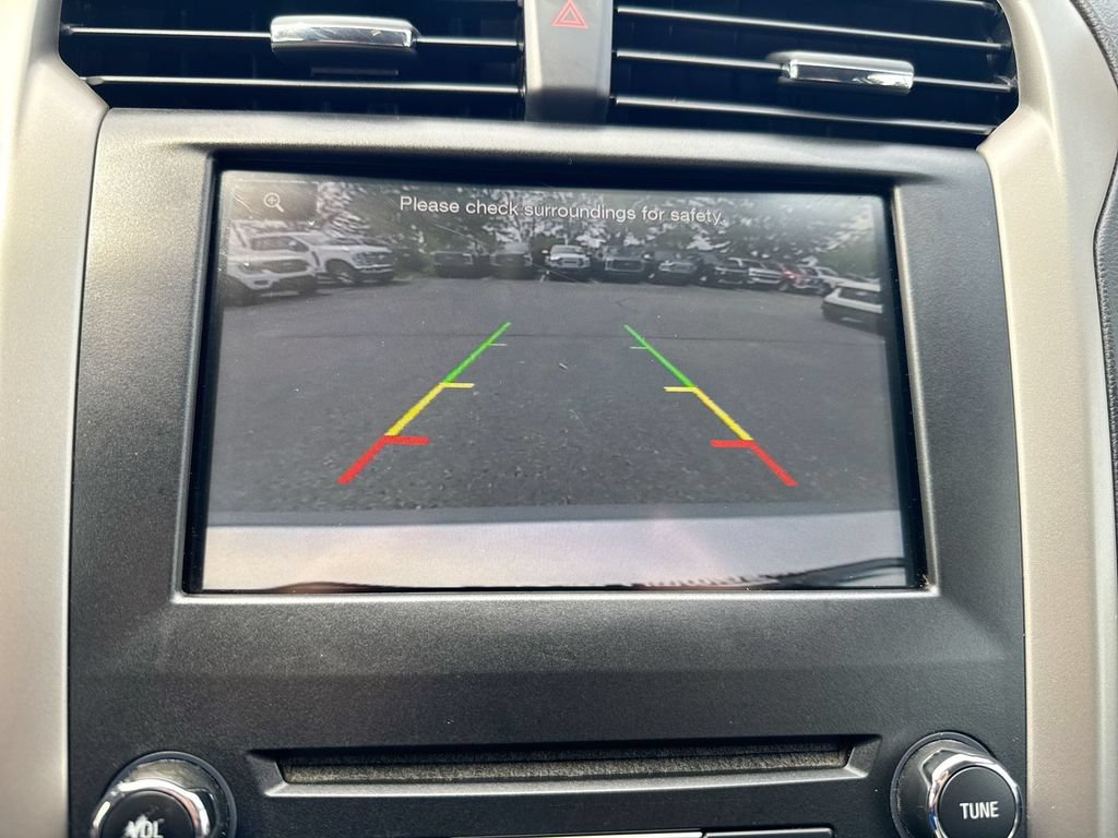 Used 2016 Ford Fusion SE w/ Equipment Group 202A FWD image 15