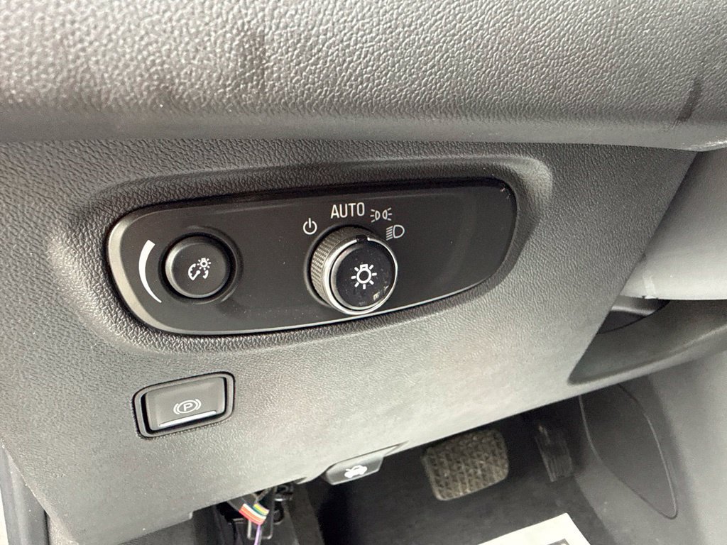Used 2023 GMC Terrain SLE w/ Driver Convenience Package AWD/4WD image 21