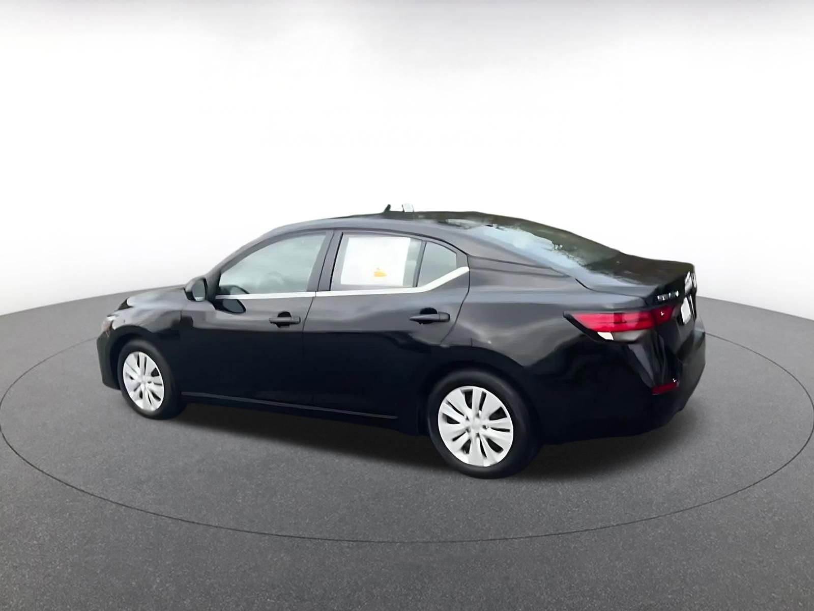 Used 2025 Nissan Sentra S image 10