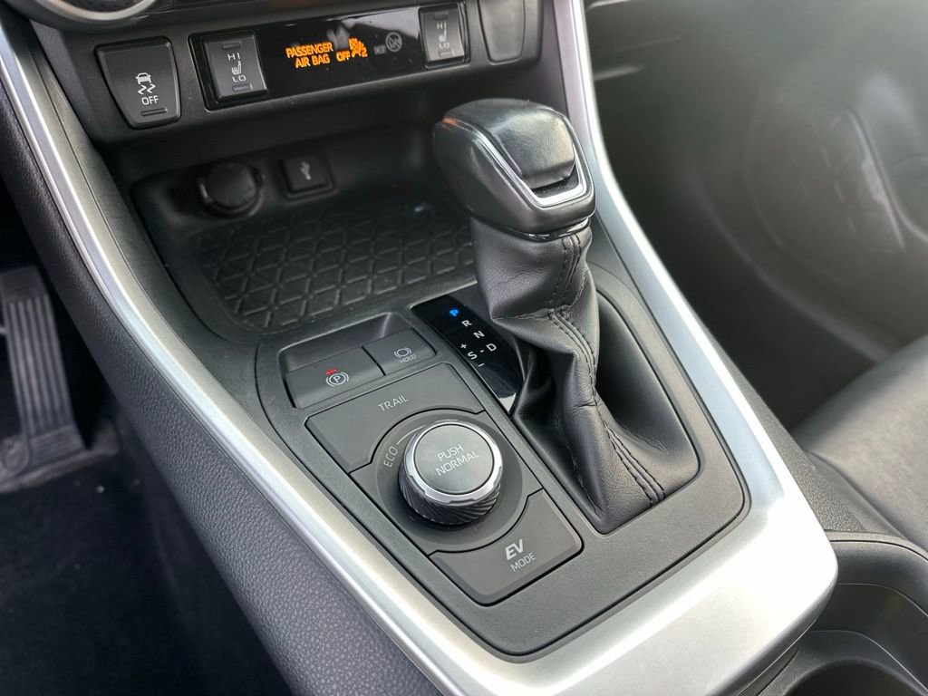 Used 2020 Toyota RAV4 XSE w/ XSE Grade Weather Package image 33