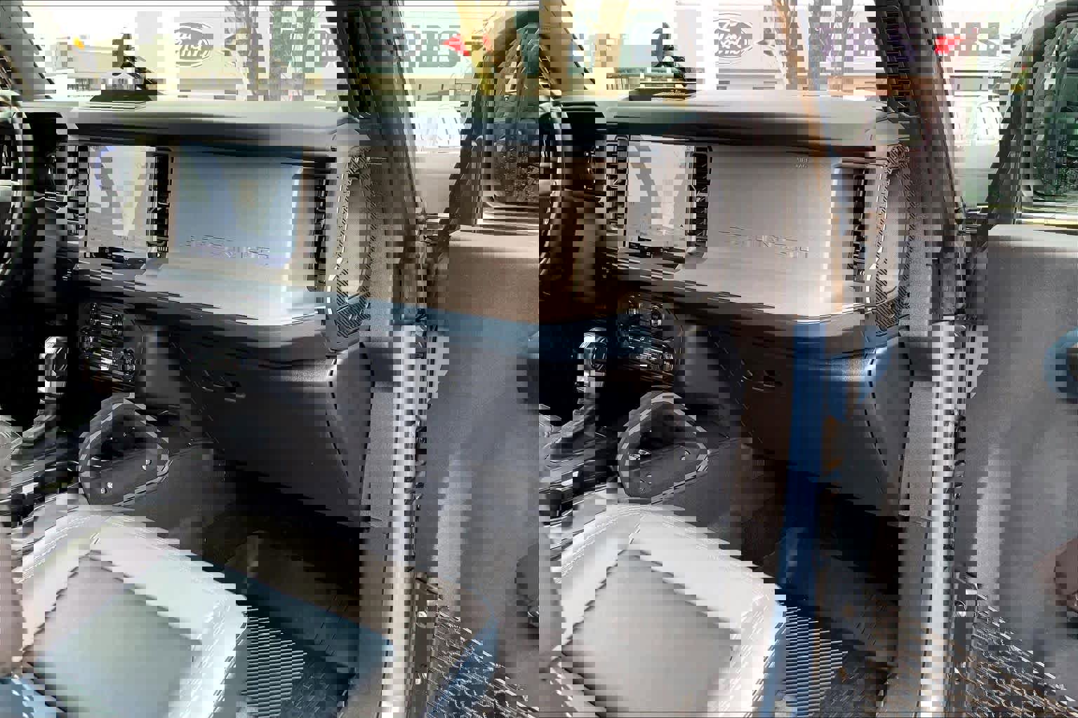 Used 2024 Ford Bronco Outer Banks image 19