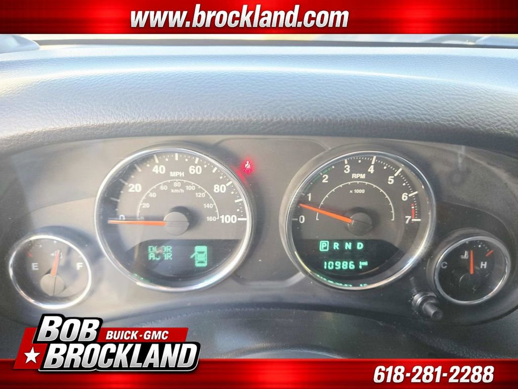 Used 2017 Jeep Wrangler Sahara w/ Connectivity Group image 28