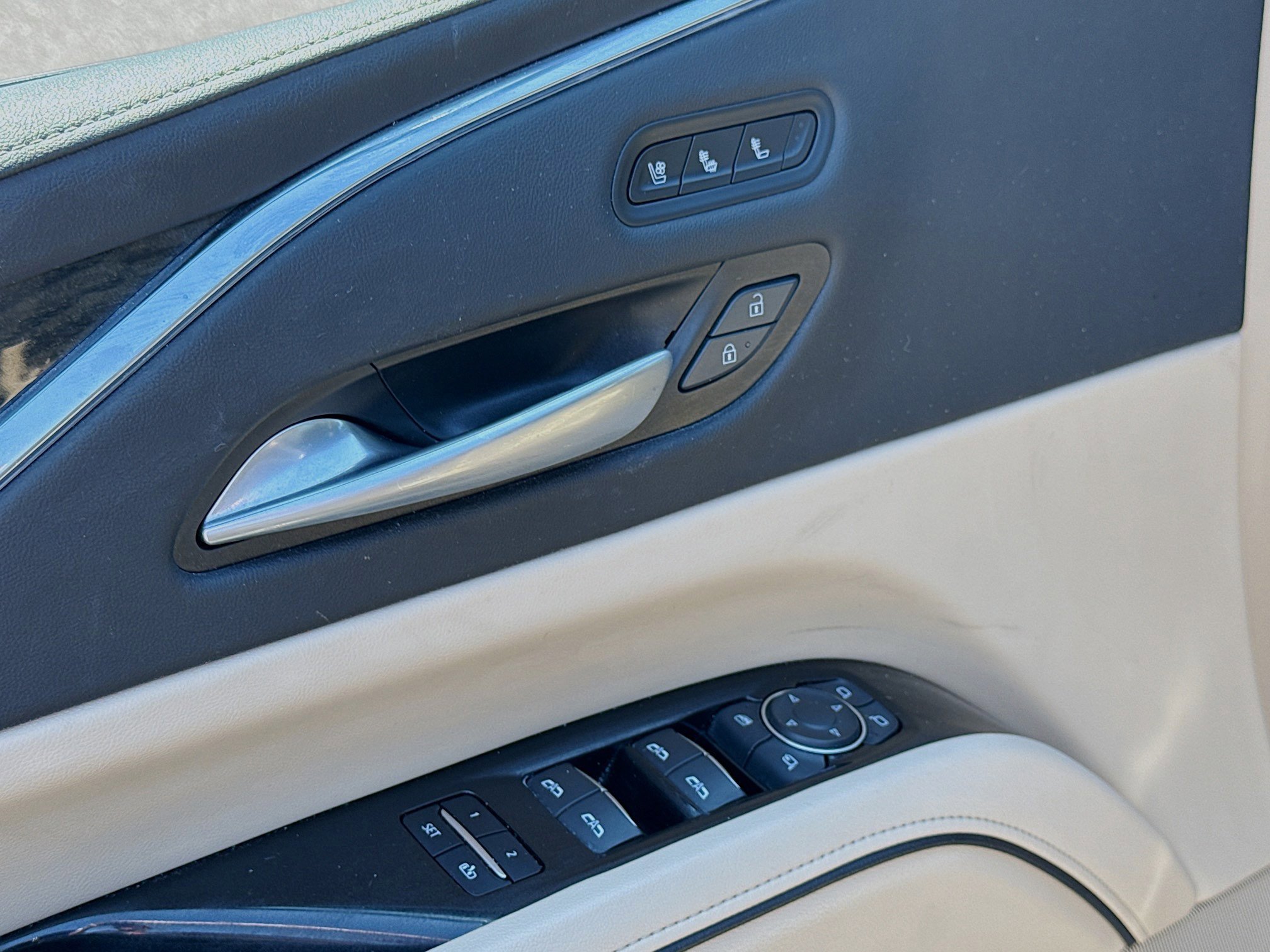 Used 2024 Cadillac Escalade Premium Luxury image 25