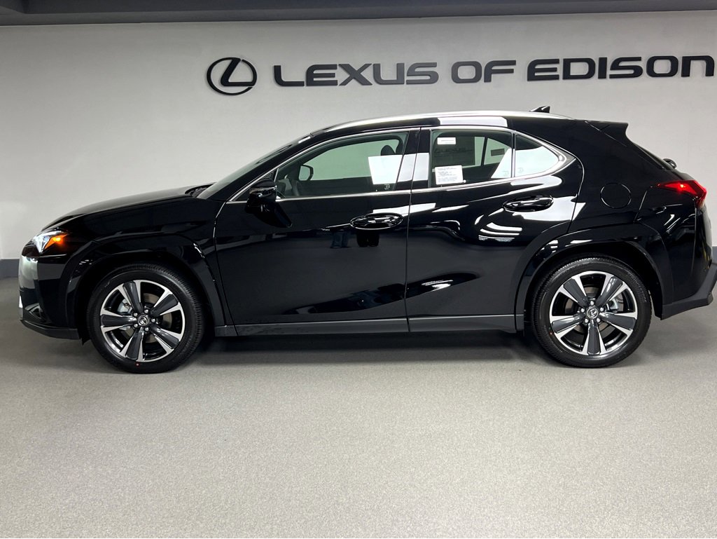 New 2025 Lexus UX 300h AWD image 4