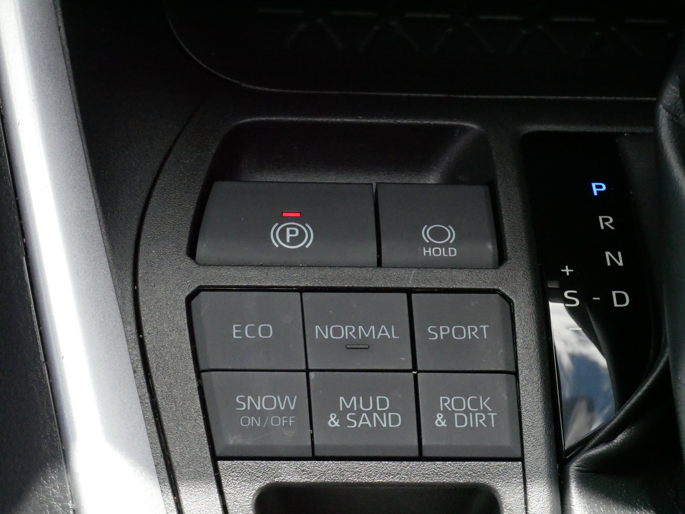Used 2023 Toyota RAV4 LE AWD/4WD image 28