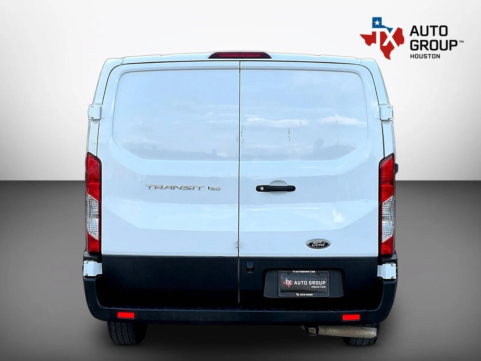 Used 2023 Ford Transit 150 Low Roof RWD image 7