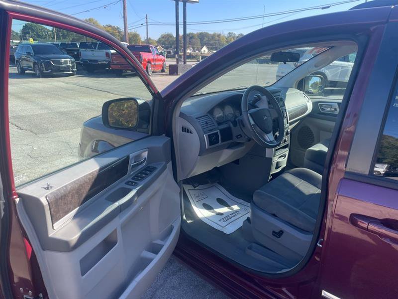 Used 2009 Dodge Grand Caravan SXT FWD image 8