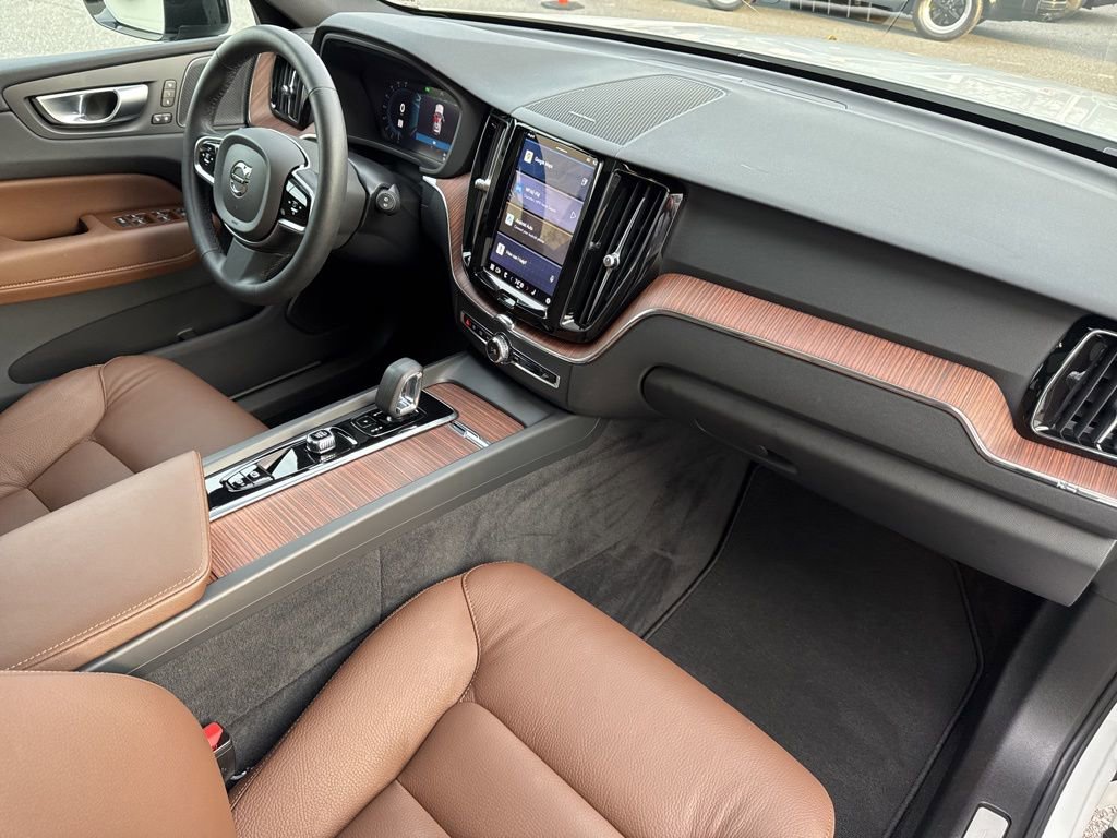Used 2024 Volvo XC60 T8 Plus w/ Protection Package Premier image 37