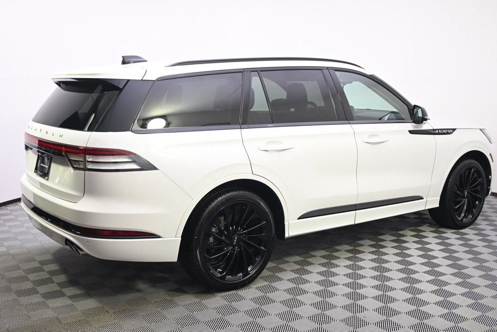 New 2026 Lincoln Aviator Reserve w/ Jet Appearance Package AWD/4WD image 7