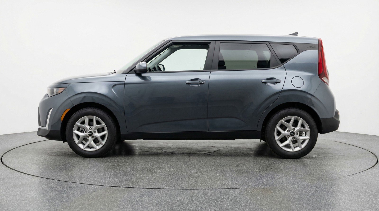 Used 2025 Kia Soul LX w/ LX Technology Package image 5