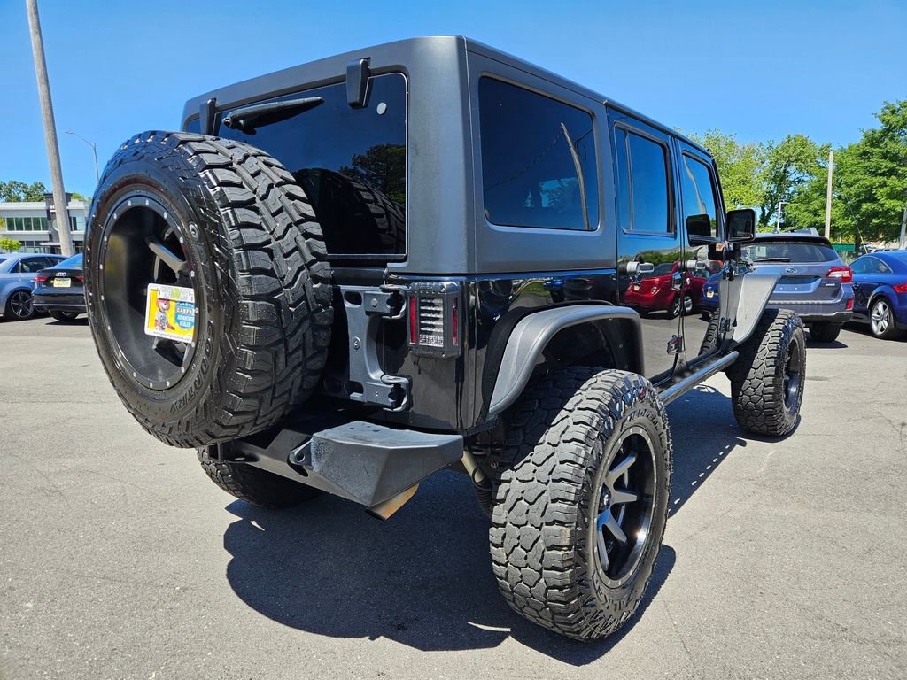 Used 2017 Jeep Wrangler Unlimited Rubicon w/ Connectivity Group AWD/4WD image 5