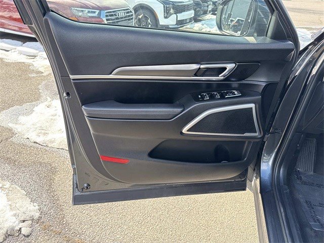 Used 2022 Kia Telluride S image 13