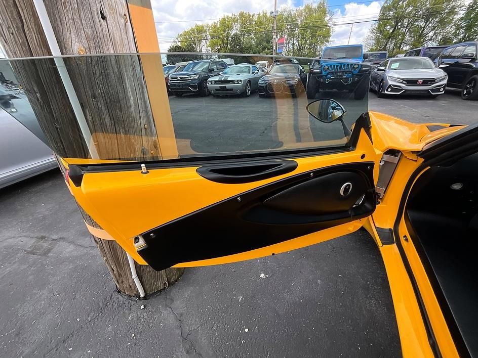 Used 2005 Lotus Elise RWD image 10