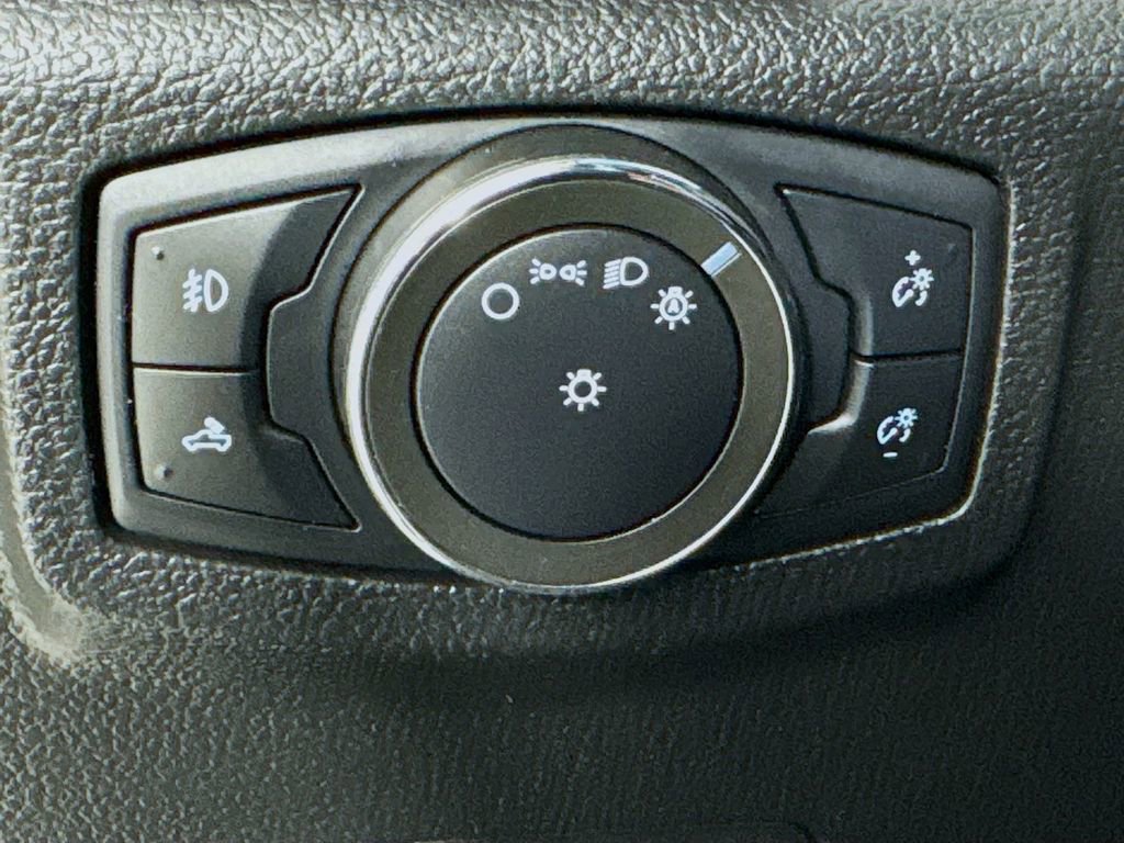 Used 2017 Ford F250 Lariat w/ Chrome Package image 15